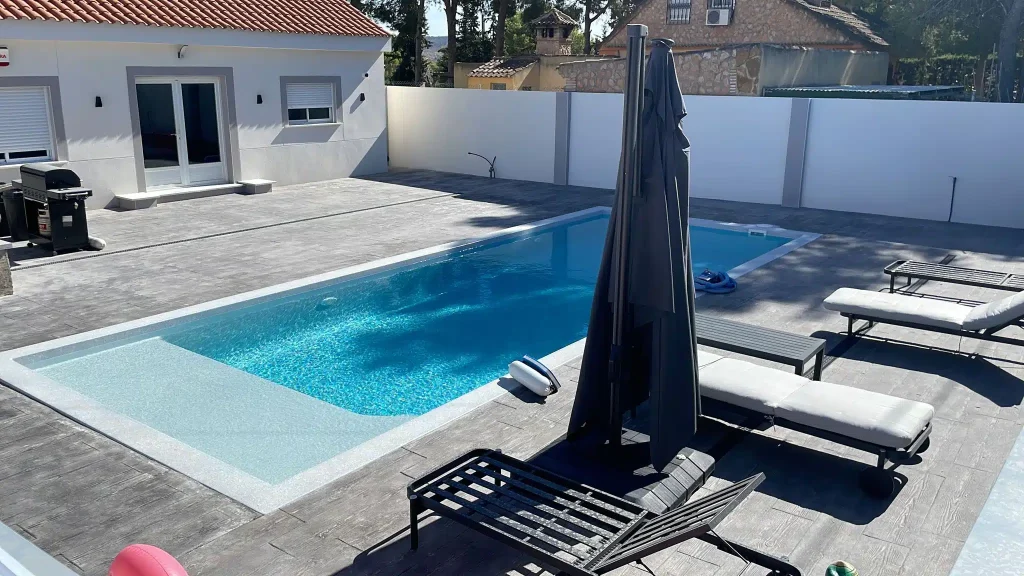 Piscina Rectangular Fibra Modelo Malibu
